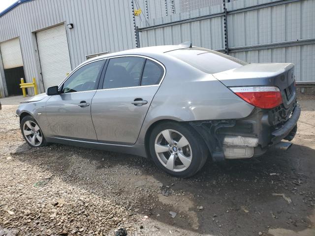 WBANU535X8C115436 - 2008 BMW 528 I GRAY photo 2