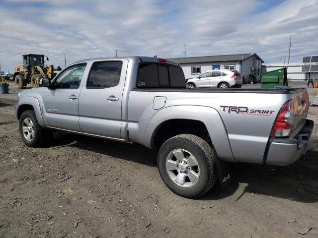 5TFMU4FN2FX032092 - 2015 TOYOTA TACOMA DOUBLE CAB LONG BED SILVER photo 2