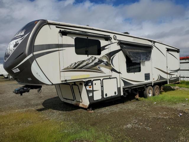 4YDF37527F4730006 - 2015 KEYSTONE MONTANA WHITE photo 2