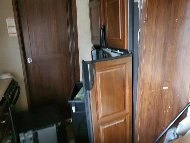 4YDF37527F4730006 - 2015 KEYSTONE MONTANA WHITE photo 7