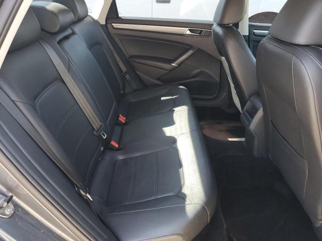 1VWDT7A3XHC061454 - 2017 VOLKSWAGEN PASSAT R-LINE رمادي صورة 10