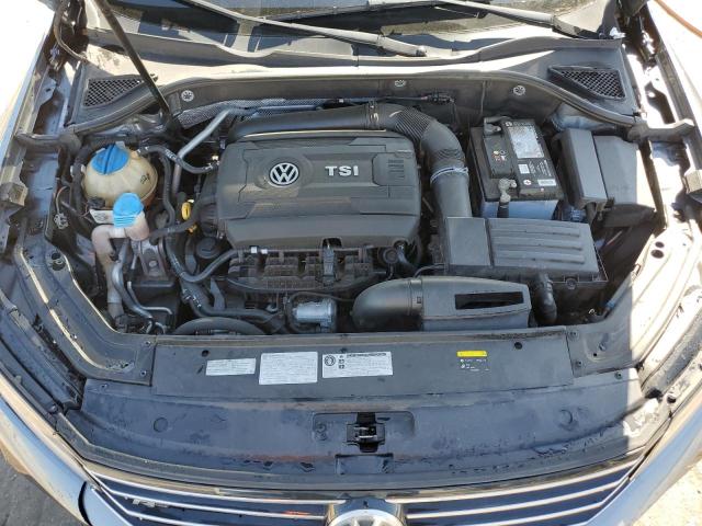 1VWDT7A3XHC061454 - 2017 VOLKSWAGEN PASSAT R-LINE رمادي صورة 11