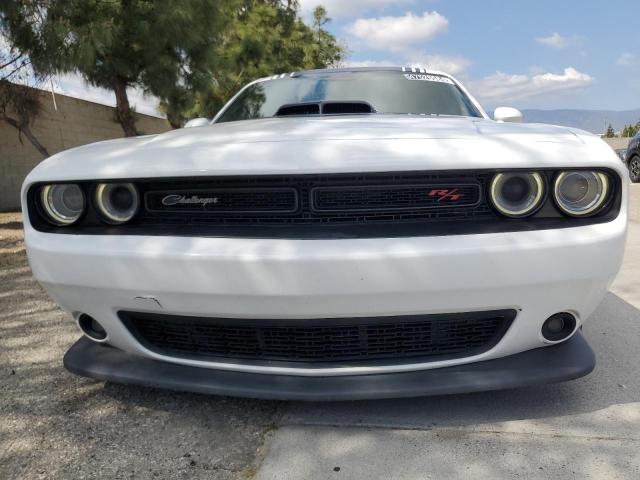 2C3CDZFJXGH263645 - 2016 DODGE CHALLENGER R/T SCAT PACK WHITE photo 5