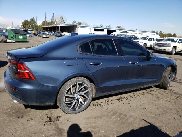 7JRA22TK6KG006484 - 2019 VOLVO S60 T6 MOMENTUM BLUE photo 3