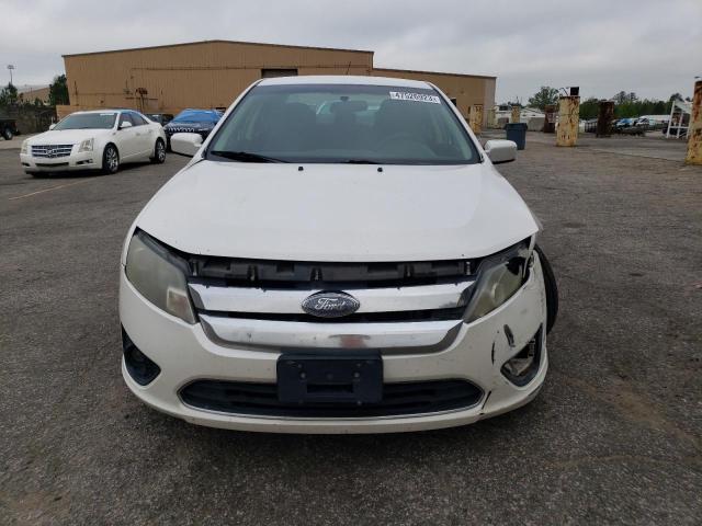 3FAHP0HA4AR126672 - 2010 FORD FUSION SE WHITE photo 5