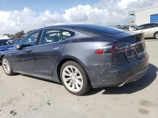 5YJSA1E26GF135601 - 2016 TESLA MODEL S GRAY photo 2