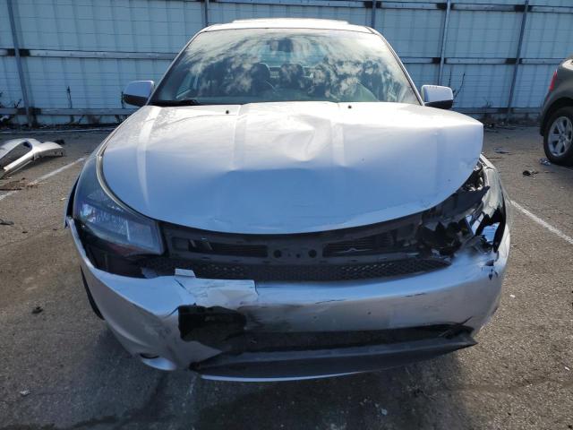 1FAHP3GN0BW106133 - 2011 FORD FOCUS SES SILVER photo 5