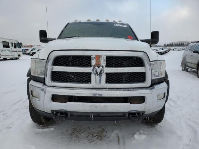 3C7WRNBL3DG581714 - 2013 RAM 5500 WHITE photo 5