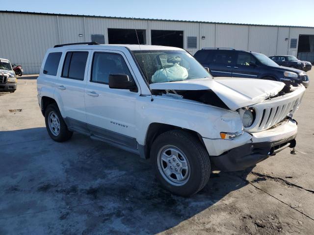 1J4NF1GB9BD197841 - 2011 JEEP PATRIOT SPORT WHITE photo 4