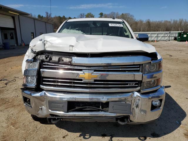 1GC1KWE88FF115306 - 2015 CHEVROLET SILVERADO K2500 HEAVY DUTY LTZ WHITE photo 5