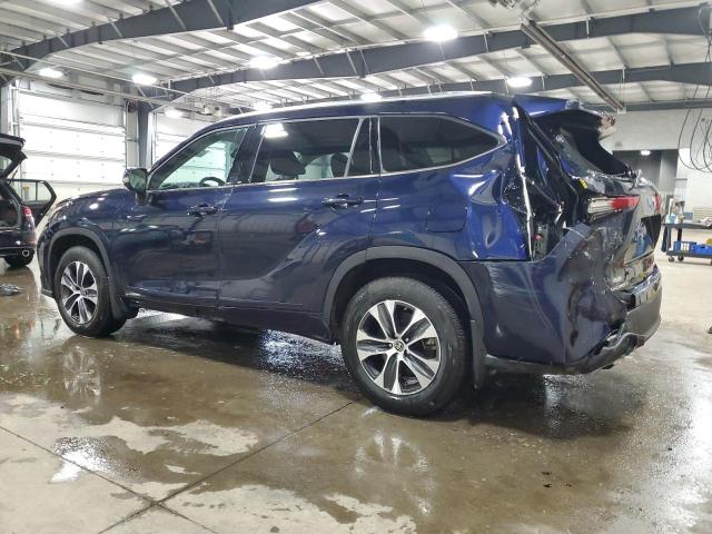 5TDGZRBH1MS122672 - 2021 TOYOTA HIGHLANDER XLE BLUE photo 2