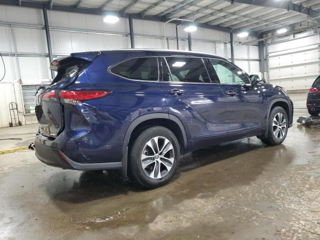 5TDGZRBH1MS122672 - 2021 TOYOTA HIGHLANDER XLE BLUE photo 3