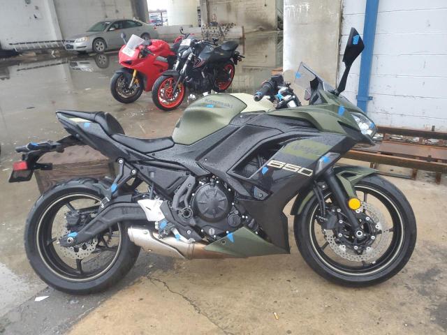 ML5EXER17RDAC0223 - 2024 KAWASAKI EX650 R 双色 照片 1