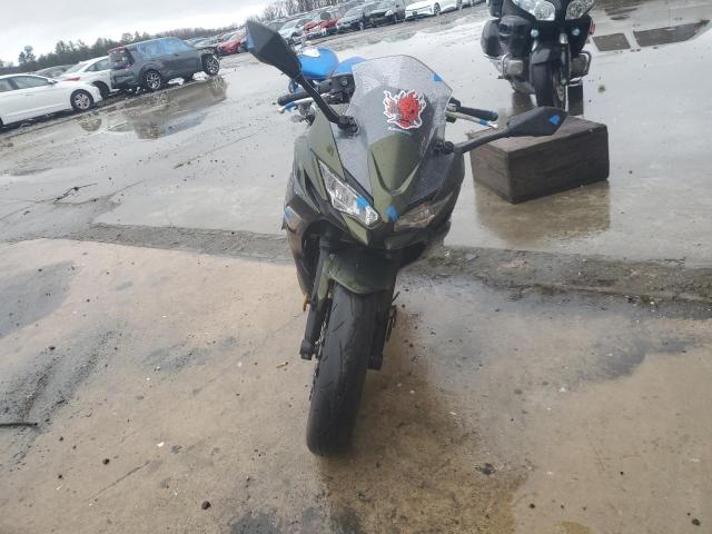 ML5EXER17RDAC0223 - 2024 KAWASAKI EX650 R 双色 照片 2