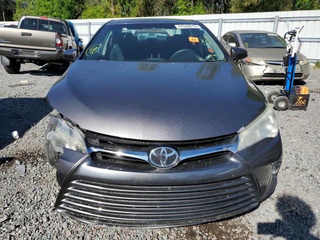 4T1BF1FK5GU261175 - 2016 TOYOTA CAMRY LE GRAY photo 5