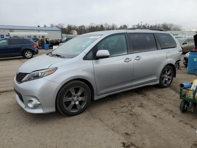 5TDXZ3DC9HS834058 - 2017 TOYOTA SIENNA SE SILVER photo 1