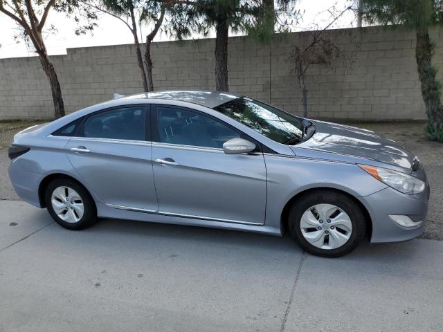 KMHEC4A47FA126327 - 2015 HYUNDAI SONATA HYBRID GRAY photo 4