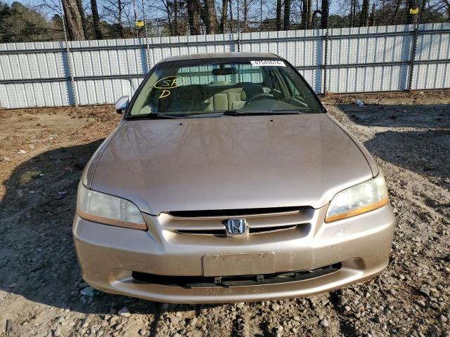 1HGCG5640YA149869 - 2000 HONDA ACCORD LX GOLD photo 5