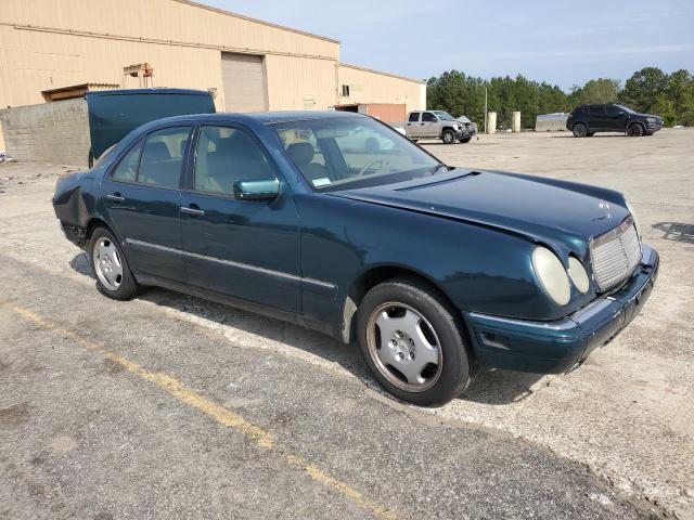 WDBJF70F7WA677290 - 1998 MERCEDES-BENZ E 430 GREEN photo 4