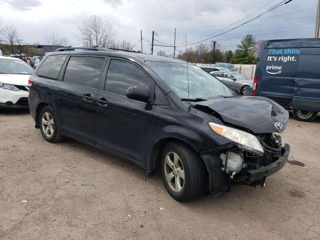 5TDKK3DC4CS230943 - 2012 TOYOTA SIENNA LE BLACK photo 4