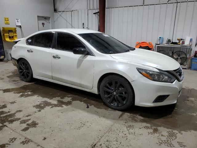 1N4AL3AP2JC222425 - 2018 NISSAN ALTIMA 2.5 WHITE photo 4
