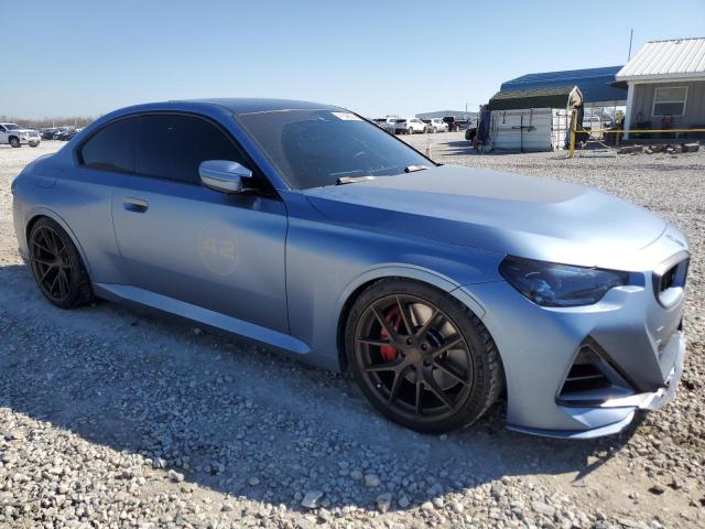 3MW53CM03N8C76952 - 2022 BMW M240XI BLUE photo 4
