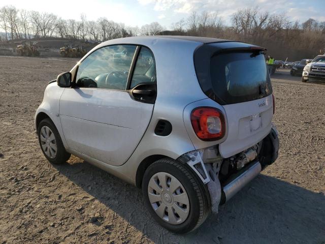 WMEFJ5DA5GK081617 - 2016 SMART FORTWO SILVER photo 2