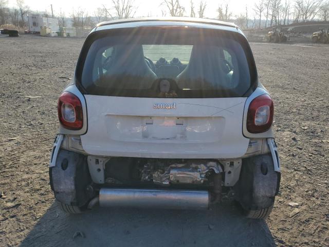 WMEFJ5DA5GK081617 - 2016 SMART FORTWO SILVER photo 6