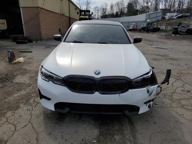 WBA5R7C51KFH09371 - 2019 BMW 330XI WHITE photo 5