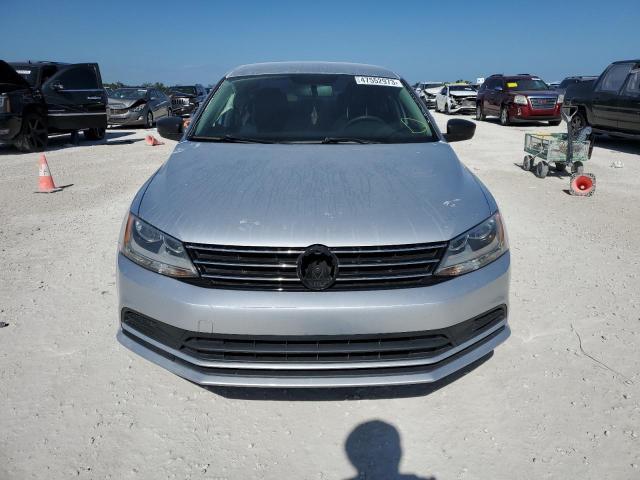 3VW2K7AJ8FM310967 - 2015 VOLKSWAGEN JETTA BASE Silber Foto 5