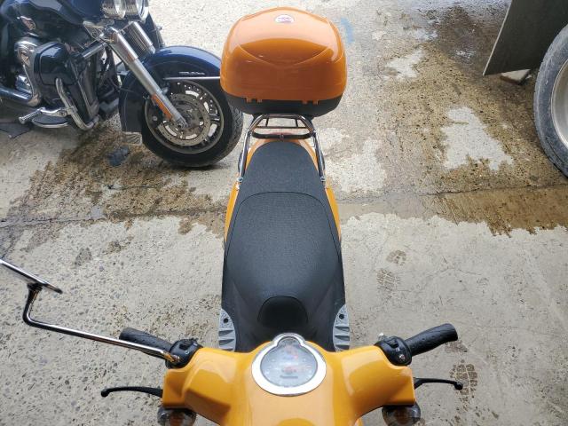 RFVPAP5A5E1116002 - 2014 GENUINE SCOOTER CO. BUDDY 50 YELLOW photo 5