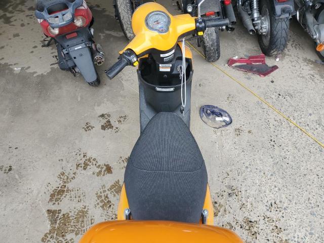 RFVPAP5A5E1116002 - 2014 GENUINE SCOOTER CO. BUDDY 50 YELLOW photo 6