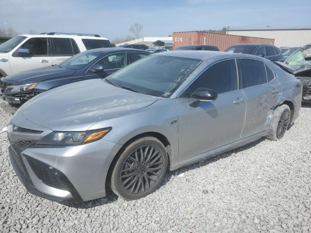 4T1G11AK2RU884980 - 2024 TOYOTA CAMRY SE NIGHT SHADE SILVER photo 1