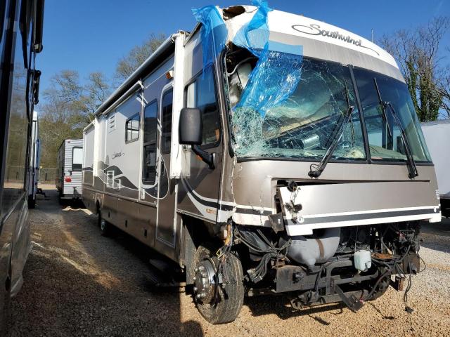 2004 WORKHORSE CUSTOM CHASSIS MOTORHOME W22, 