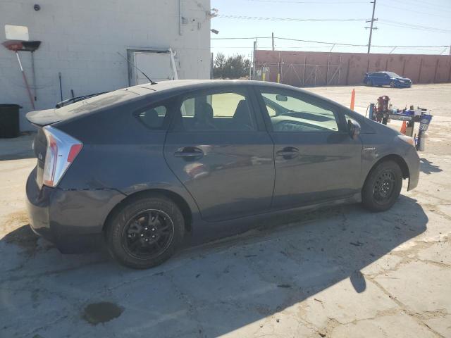 JTDKN3DU6F0405927 - 2015 TOYOTA PRIUS GRAY photo 3