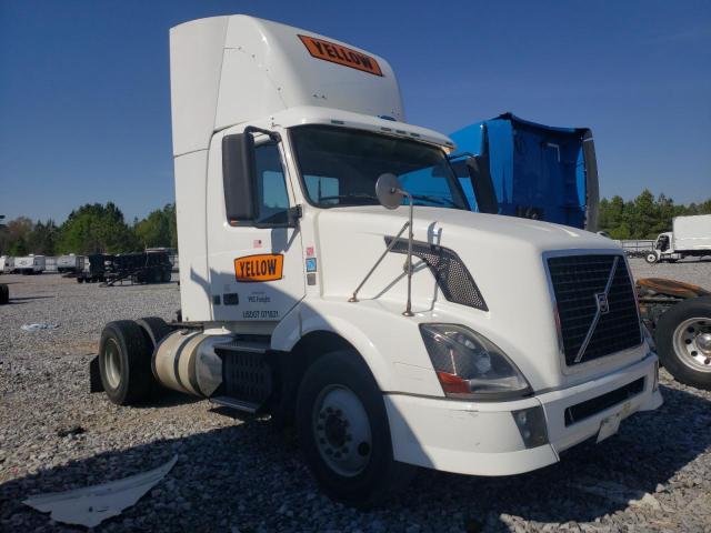 2012 VOLVO VN VNL, 