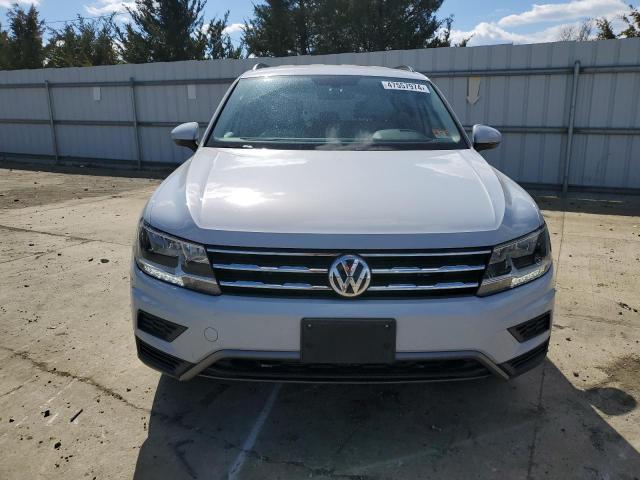 3VV3B7AX6JM051885 - 2018 VOLKSWAGEN TIGUAN SE WHITE photo 5