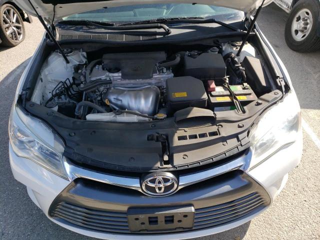 4T4BF1FK7FR447935 - 2015 TOYOTA CAMRY LE WHITE photo 11