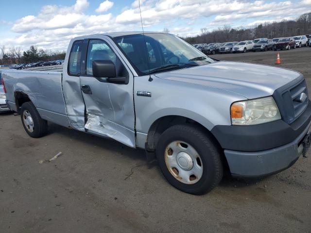 1FTRF12276NA41442 - 2006 FORD F150 SILVER photo 4