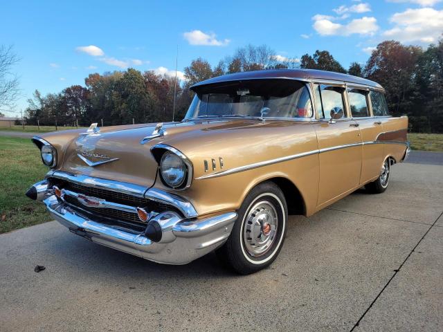 VB57N173900 - 1957 CHEVROLET WAGON BROWN photo 2