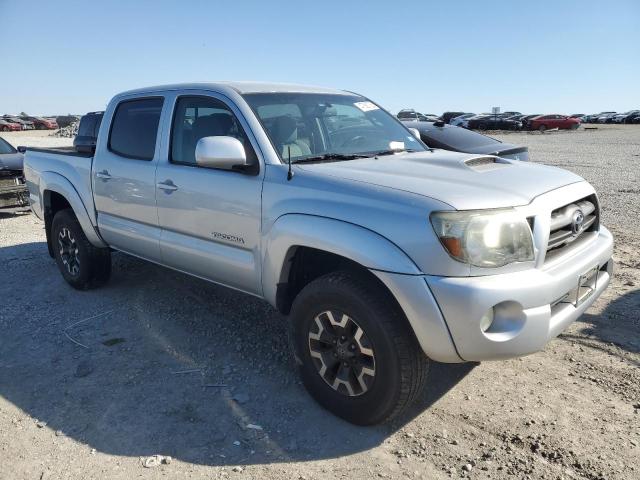 3TMJU4GN6AM101723 - 2010 TOYOTA TACOMA DOUBLE CAB PRERUNNER SILVER photo 4