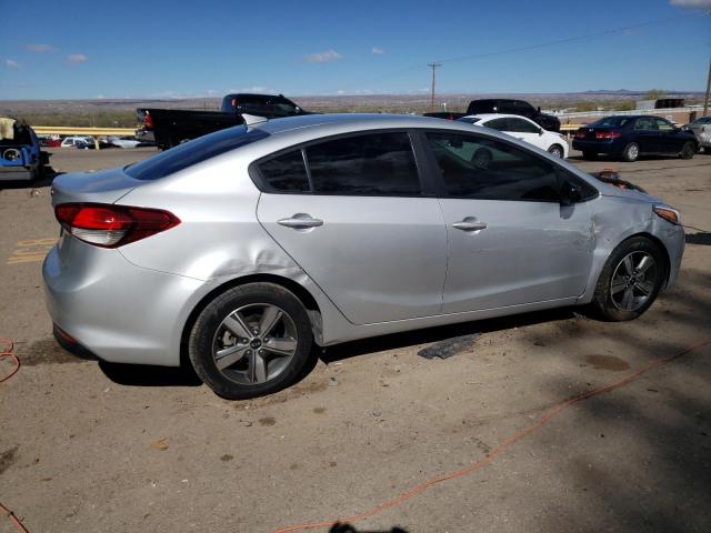 3KPFL4A72JE260753 - 2018 KIA FORTE LX SILVER photo 3