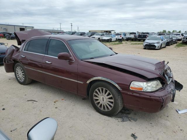 1LNHM81W53Y689947 - 2003 LINCOLN TOWN CAR EXECUTIVE MAROON photo 4