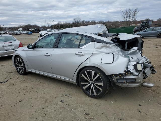 1N4BL4CV0LC256131 - 2020 NISSAN ALTIMA SR SILVER photo 2