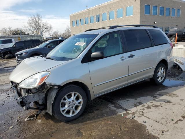 2004 TOYOTA SIENNA LE, 