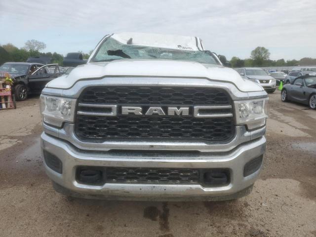 3C7WR5HJ0NG195985 - 2022 RAM 2500 TRADESMAN WHITE photo 5