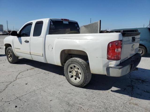 1GCEC19C28Z169038 - 2008 CHEVROLET SILVERADO C1500 WHITE photo 2