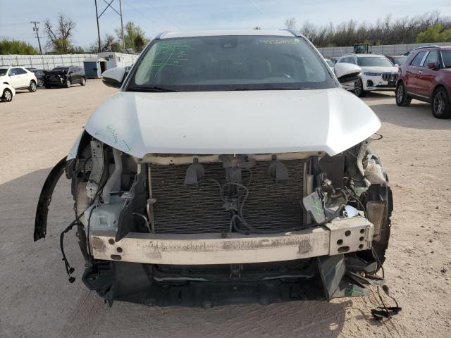 5TDJZRFH8KS701848 - 2019 TOYOTA HIGHLANDER SE WHITE photo 5