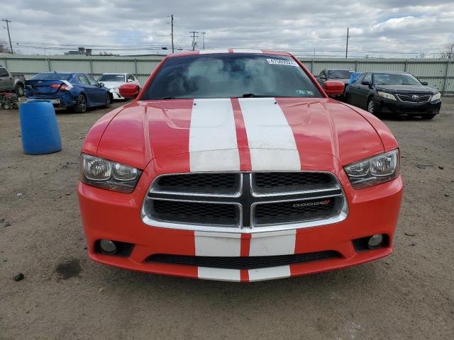 2C3CDXBG5EH363387 - 2014 DODGE CHARGER SE RED photo 5