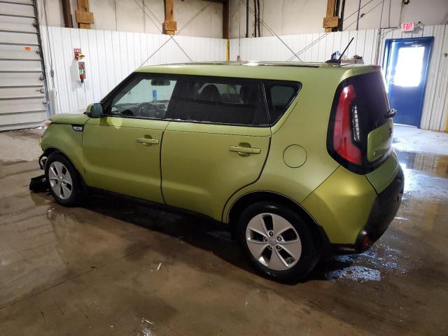 KNDJN2A24F7778299 - 2015 KIA SOUL GREEN photo 2